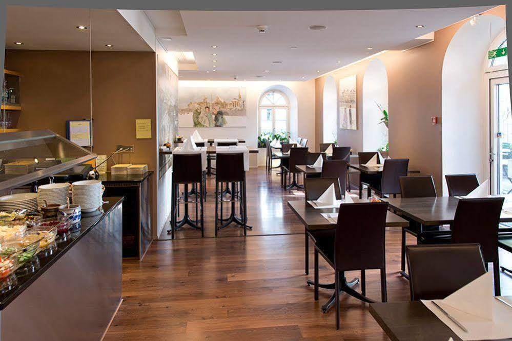 Hotell St. Josef 3*